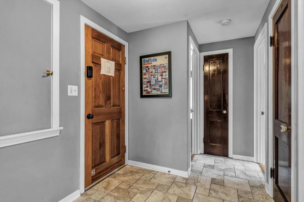 Gorgeous 2 Queen Bedroom Apartment In North Buffalo With 70 Inch Tv Dış mekan fotoğraf