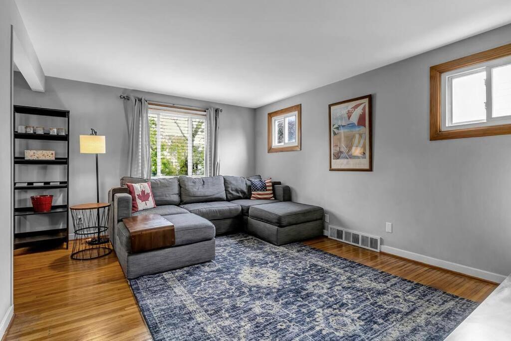 Gorgeous 2 Queen Bedroom Apartment In North Buffalo With 70 Inch Tv Dış mekan fotoğraf